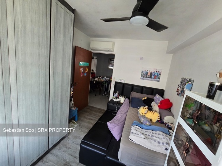 Boon Lay Avenue (Jurong West), HDB Executive #499718941